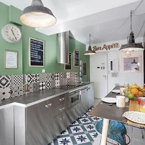 Festival Films Center, With 2 Bedrooms And Balcony Appartement Cannes